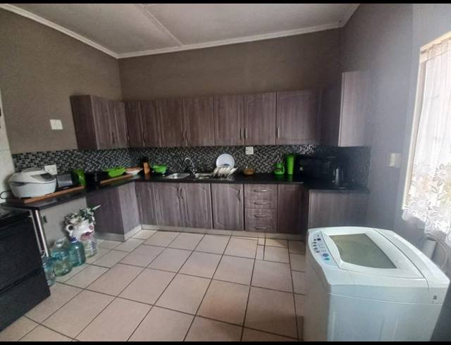 2 BEDROOM APARTMENT FOR SALE IN CYRILDENE
